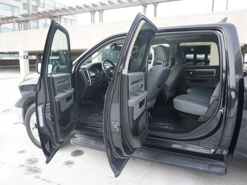 Used 2019 RAM 1500 Big Horn AWD/4WD image 8