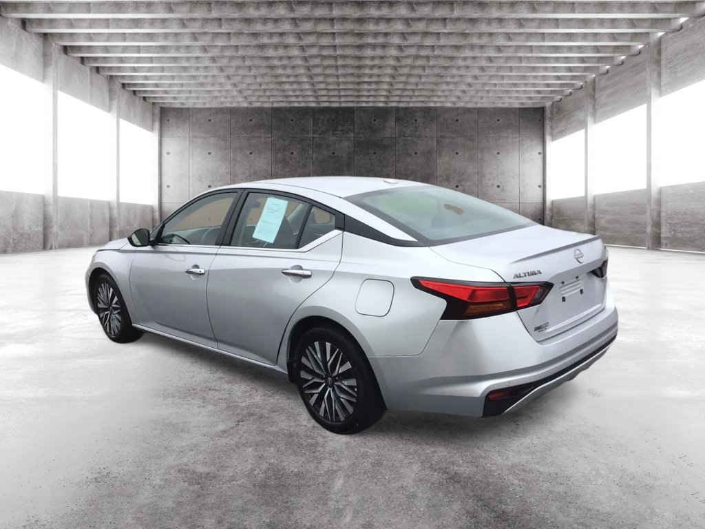 Used 2024 Nissan Altima 2.5 SV FWD image 7