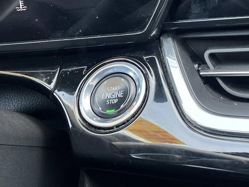 Used 2024 Chevrolet Trax RS w/ Sunroof Package image 21