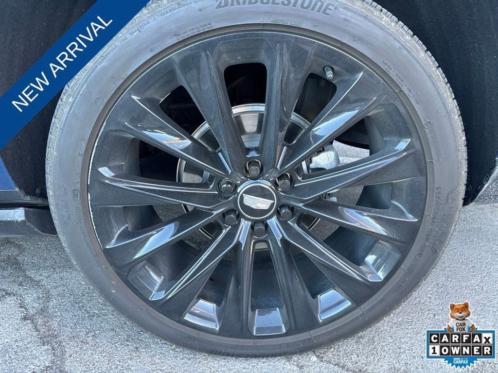 Used 2026 Cadillac Escalade ESV Platinum Sport w/ LPO, ONYX Package AWD/4WD image 10