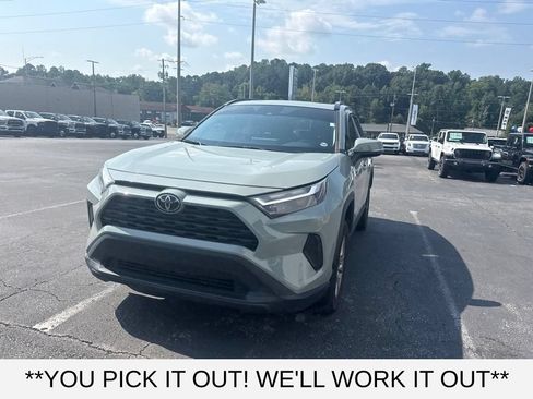 Used 2023 Toyota RAV4 XLE w/ Convenience Package FWD image 11