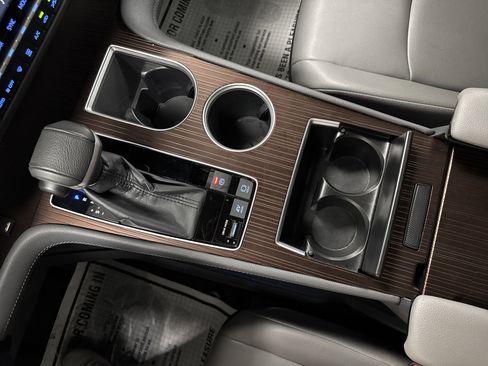 Used 2023 Toyota Sienna XLE image 12