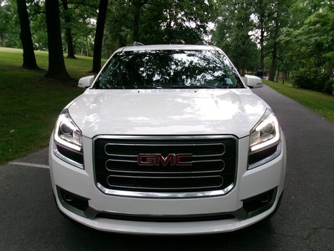 Used 2014 GMC Acadia SLT FWD image 2