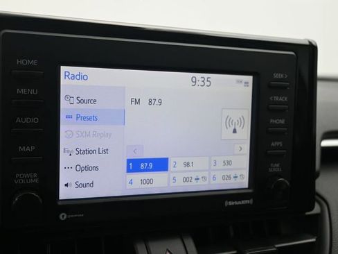 Used 2020 Toyota RAV4 LE image 19