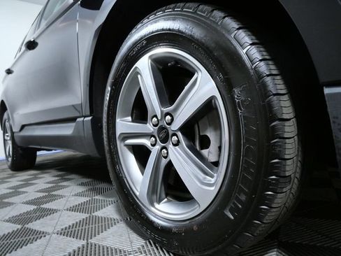 Used 2024 Ford Edge SEL w/ Convenience Package AWD/4WD image 2
