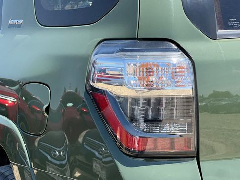 Used 2022 Toyota 4Runner Limited AWD/4WD image 17