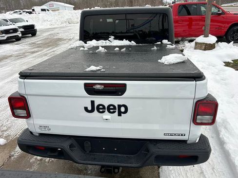 Used 2021 Jeep Gladiator Sport image 4
