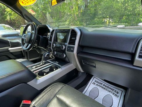 Used 2018 Ford F150 Lariat w/ Equipment Group 502A Luxury AWD/4WD image 26