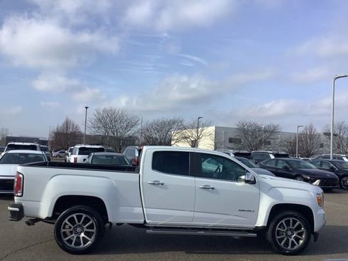 Used 2020 GMC Canyon Denali image 4