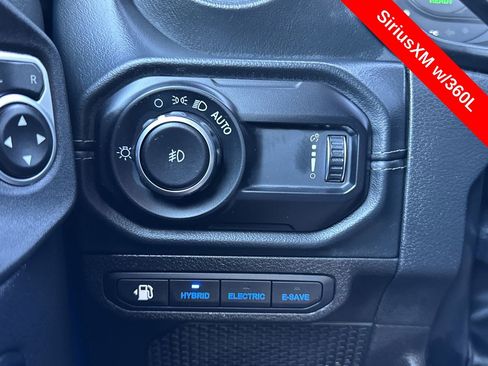 Used 2024 Jeep Wrangler Unlimited Sahara w/ Technology Group image 16