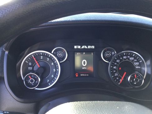 Used 2024 RAM 2500 Tradesman w/ Chrome Appearance Group image 15