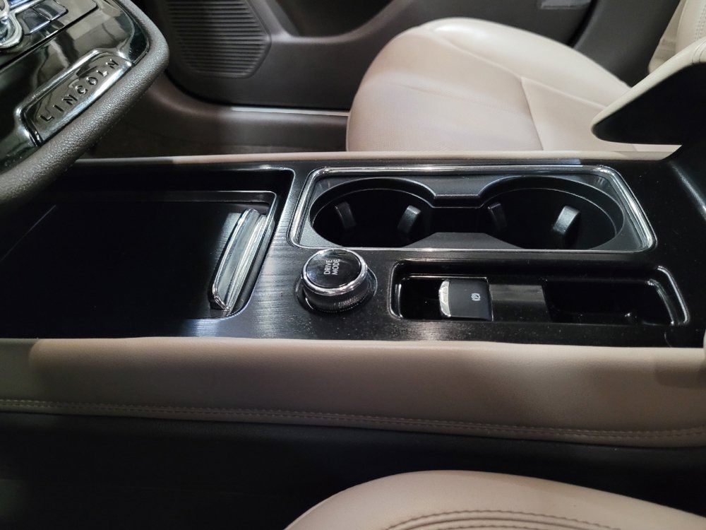 Used 2021 Lincoln Corsair AWD w/ Premium Package image 26