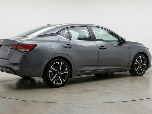 Used 2025 Nissan Sentra SV image 9