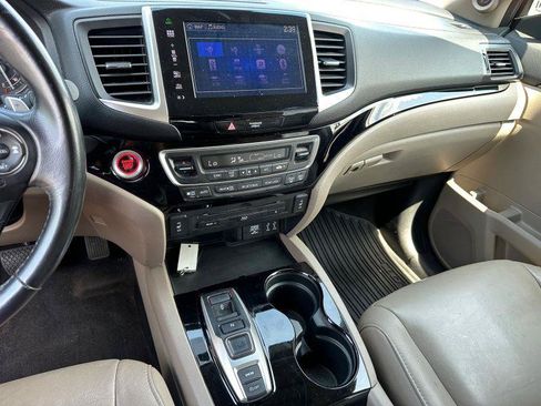 Used 2016 Honda Pilot Touring image 13