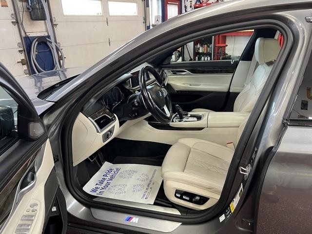 Used 2019 BMW 750i xDrive w/ Executive Package AWD/4WD image 6