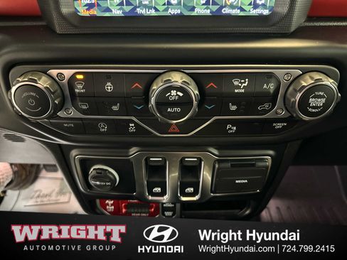 Used 2022 Jeep Wrangler Rubicon w/ LED Lighting Group image 25