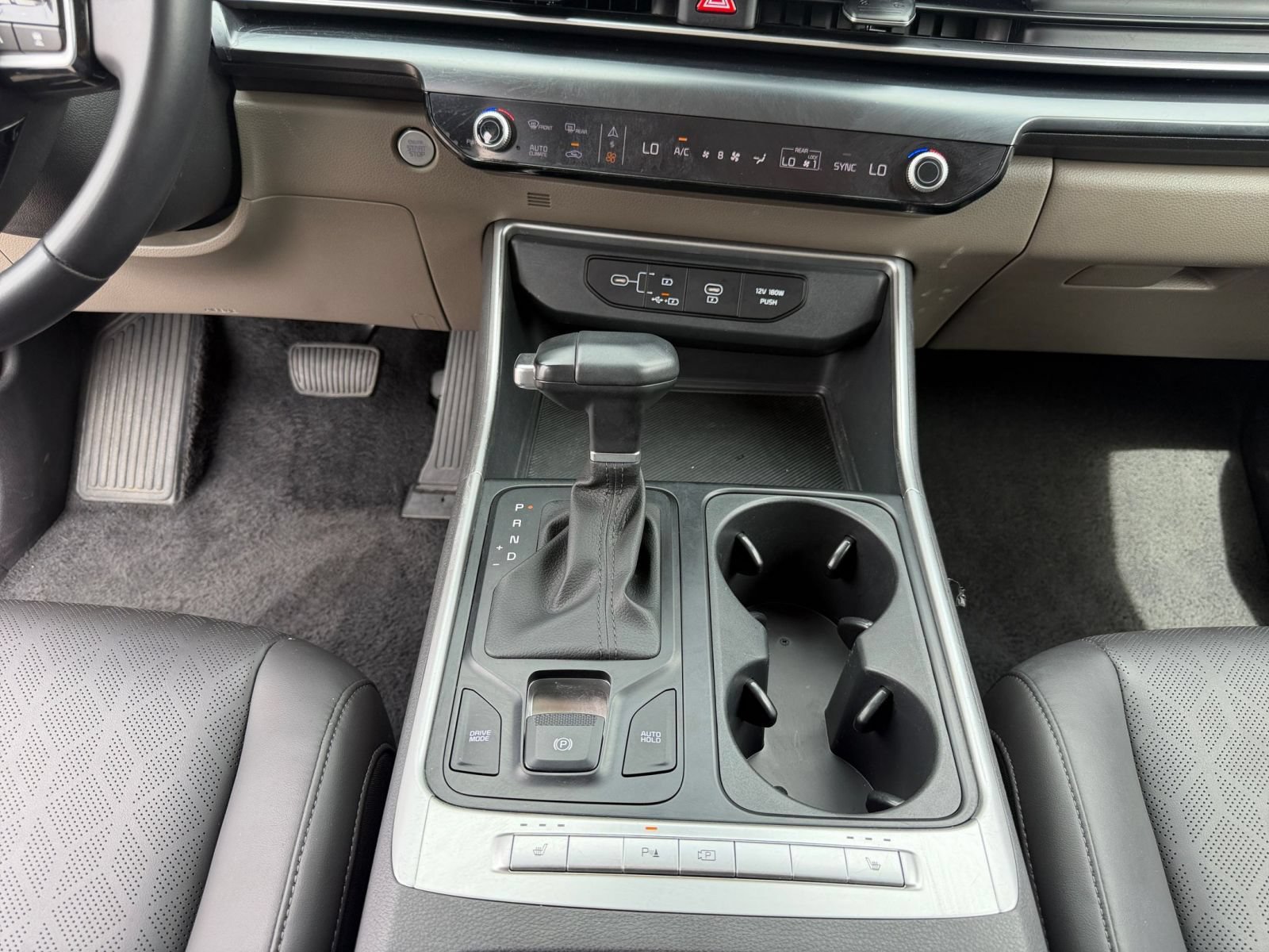 Used 2026 Kia Carnival FWD image 42