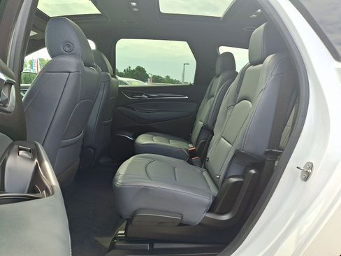 Used 2022 Buick Enclave Essence w/ Experience Buick Package AWD/4WD image 10