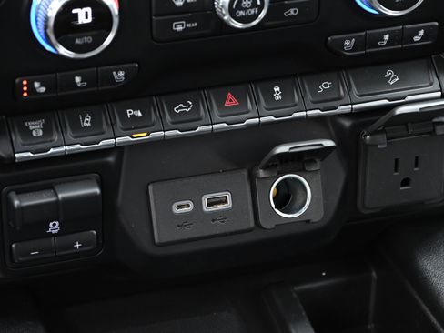 Used 2020 GMC Sierra 3500 AT4 w/ Technology Package image 22