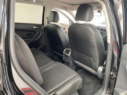 Used 2018 Volkswagen Tiguan SEL image 11