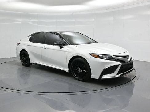 Used 2021 Toyota Camry XSE w/ Navigation Package FWD image 27
