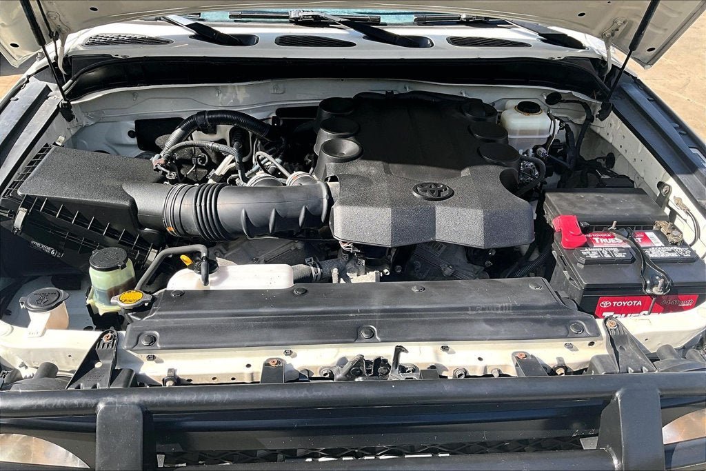 Used 2011 Toyota FJ Cruiser 4WD w/ Convenience Pkg image 9
