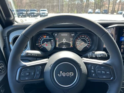 Used 2026 Jeep Wrangler Unlimited Sport AWD/4WD image 19