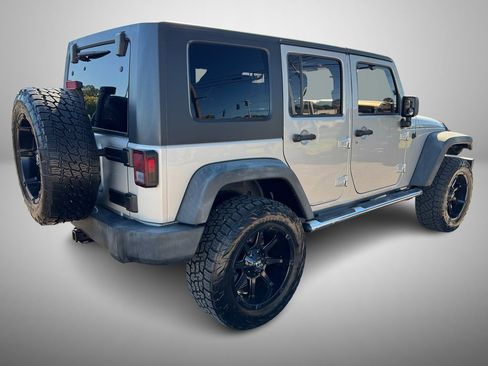 Used 2011 Jeep Wrangler Unlimited Sport image 3