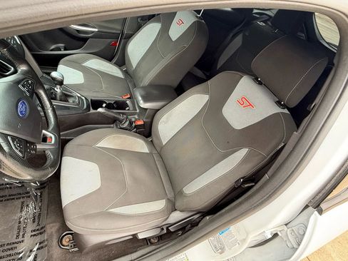 Used 2017 Ford Focus ST image 12