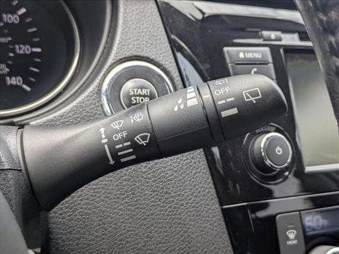 Used 2018 Nissan Rogue SV FWD image 12