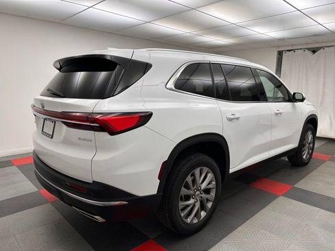 Used 2025 Buick Enclave Preferred FWD image 6