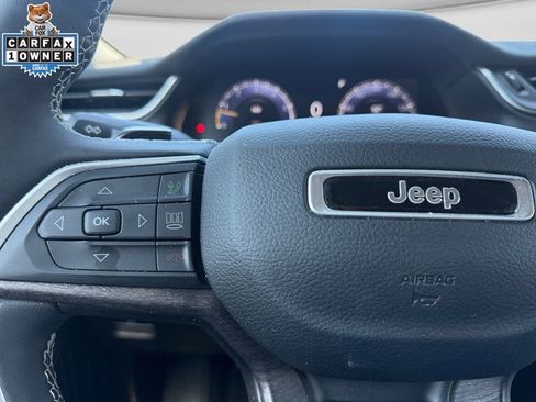 Used 2023 Jeep Grand Cherokee Limited image 25