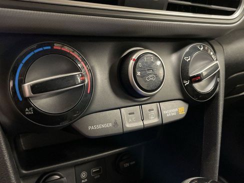 Used 2021 Hyundai Kona SE image 19