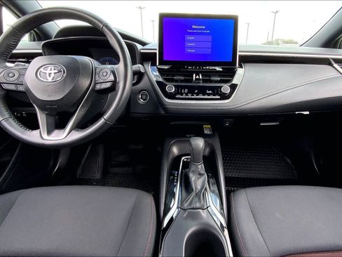 Used 2025 Toyota Corolla SE w/ SE Premium Package image 15
