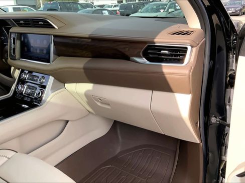 Used 2021 GMC Yukon Denali w/ LPO, Illumination Package image 18