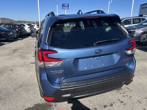 Used 2023 Subaru Forester Premium image 11