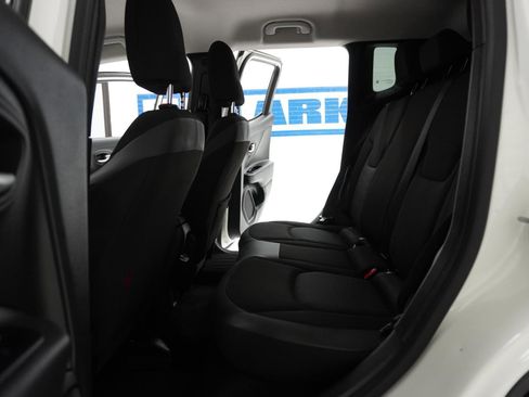 Used 2023 Jeep Renegade Trailhawk AWD/4WD image 33