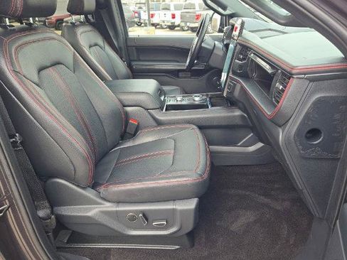 Certified 2022 Ford Expedition Limited image 5