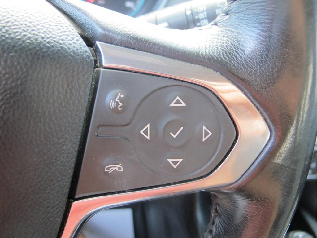 Used 2019 Chevrolet Traverse LT FWD image 19