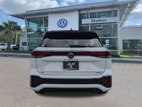 New 2026 Volkswagen Tiguan SE R-Line AWD/4WD image 5