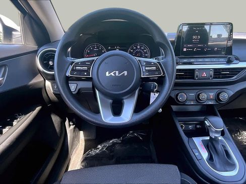 Used 2023 Kia Forte LXS FWD image 10