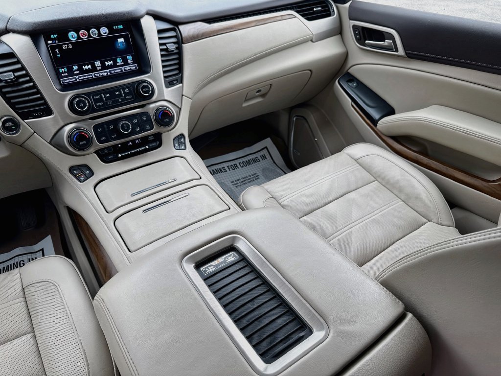 Used 2020 GMC Yukon XL Denali w/ Denali Premium Package AWD/4WD image 30