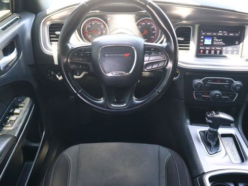 Used 2022 Dodge Charger SXT RWD image 8