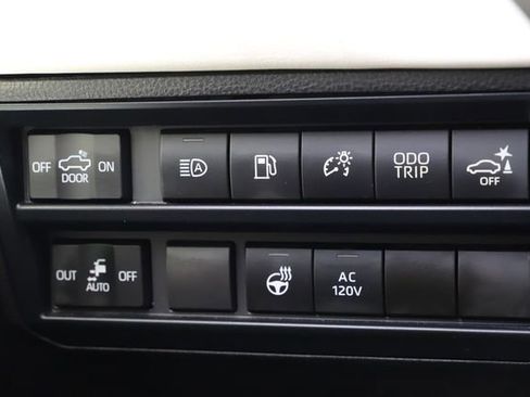 Used 2024 Toyota Tundra Capstone AWD/4WD image 41