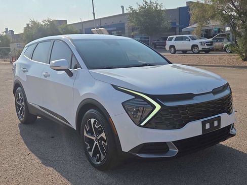 Used 2025 Kia Sportage EX FWD image 2
