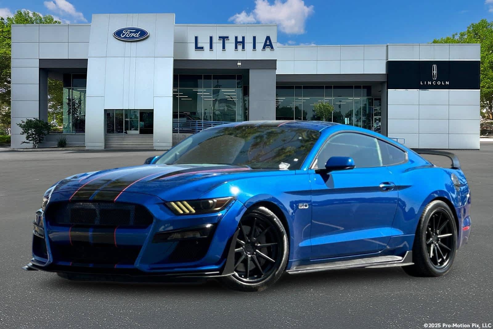 Used 2017 Ford Mustang GT RWD image 1