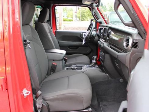 Used 2022 Jeep Wrangler Unlimited Sahara AWD/4WD image 44