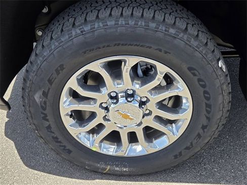 New 2025 Chevrolet Silverado 2500 LTZ w/ LTZ Convenience Package image 5