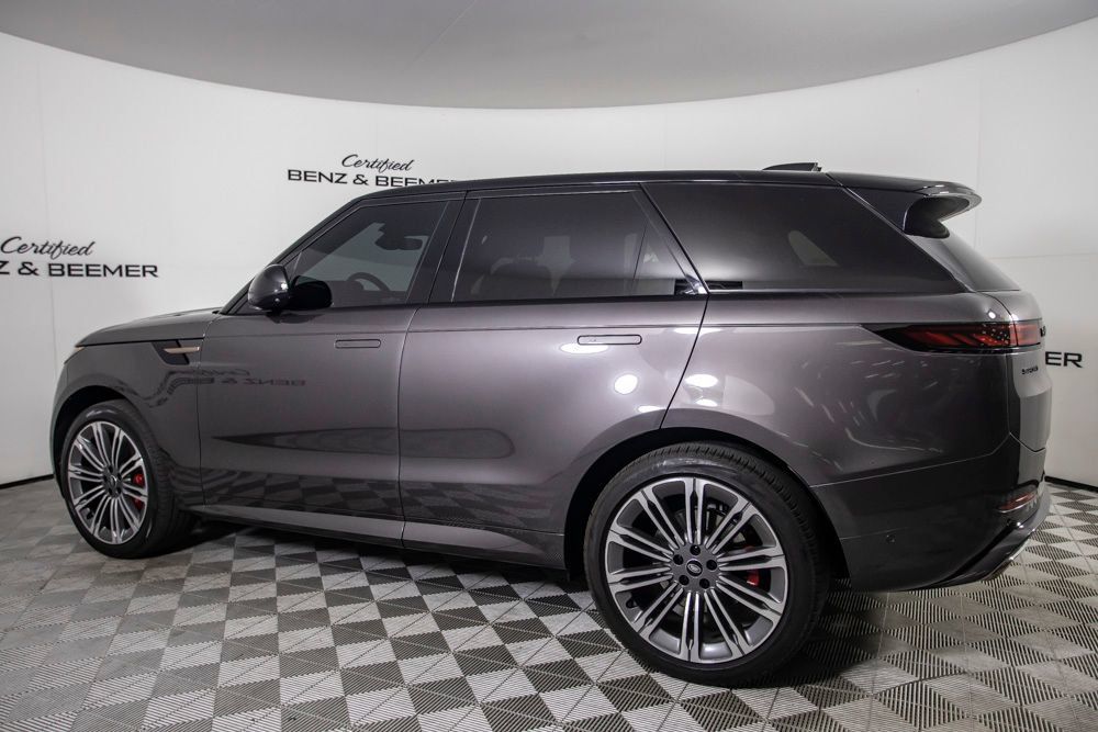 Used 2024 Land Rover Range Rover Sport Dynamic SE AWD/4WD image 11