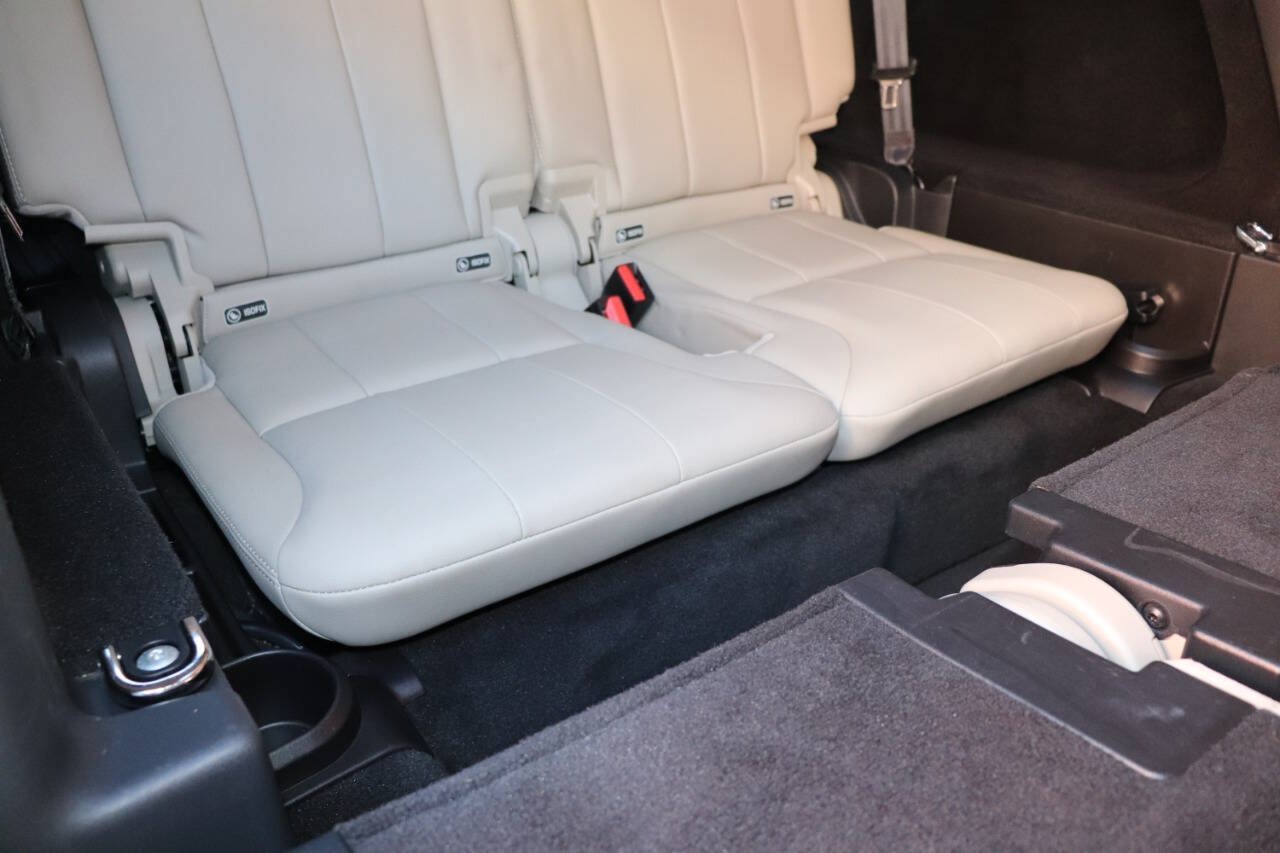 Used 2018 Land Rover Discovery HSE AWD/4WD image 60